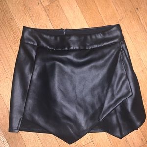 Leather black skort xs